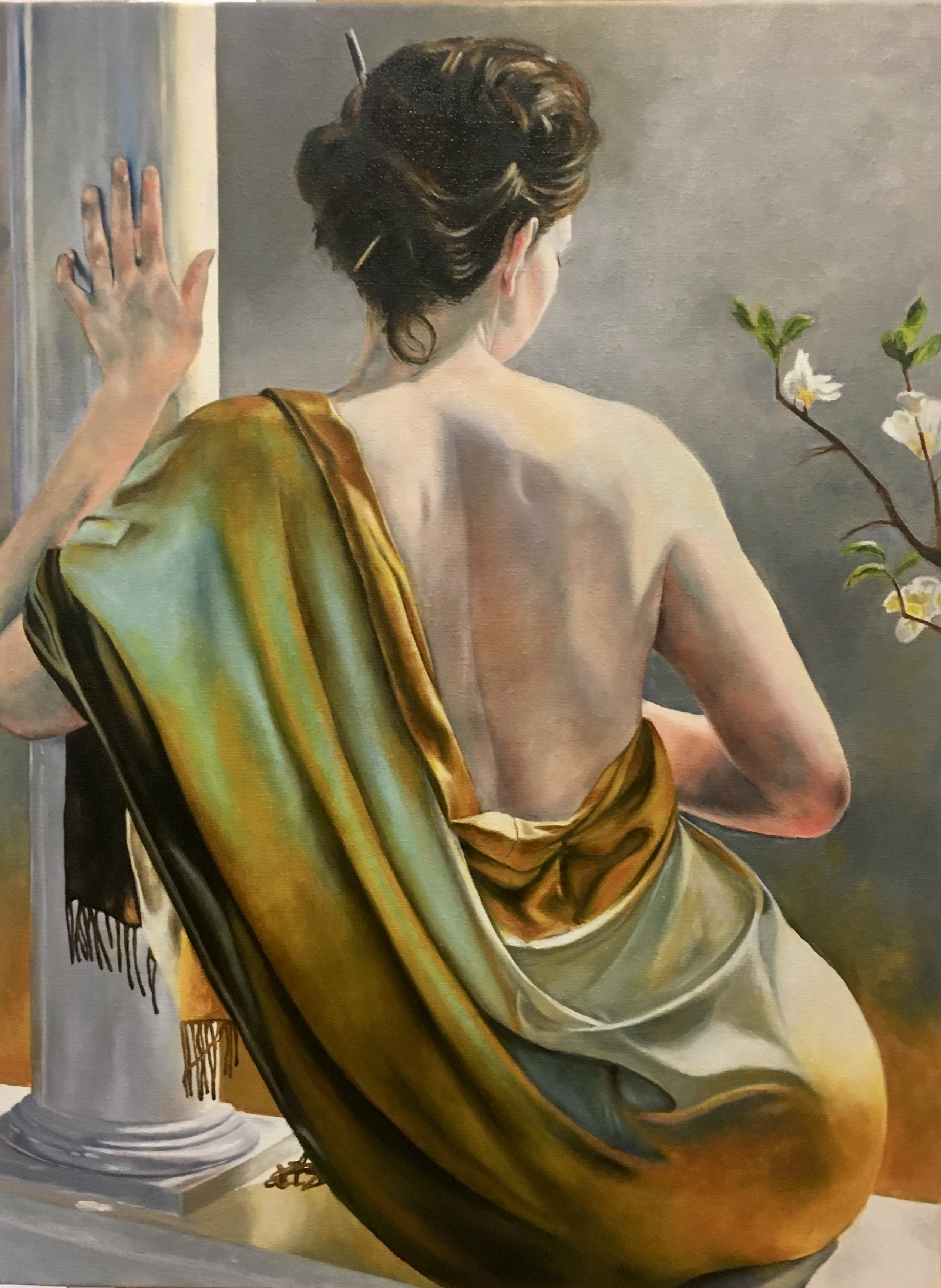 Femme au Drapé Doré